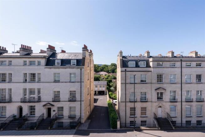 Top Floor Flat, 6 Bathwick Street-14.jpg