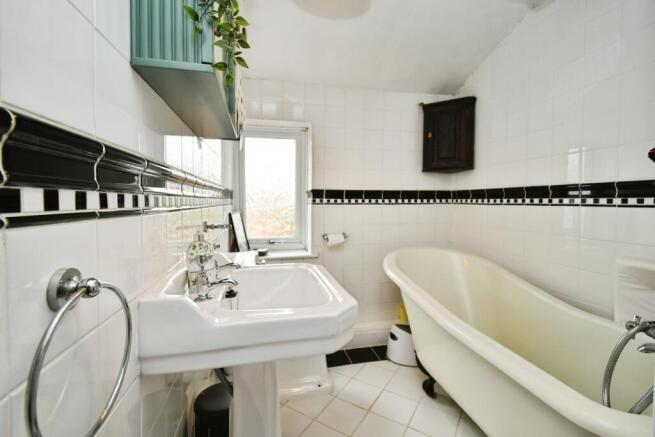 2 bed Terraced for sale Image 7