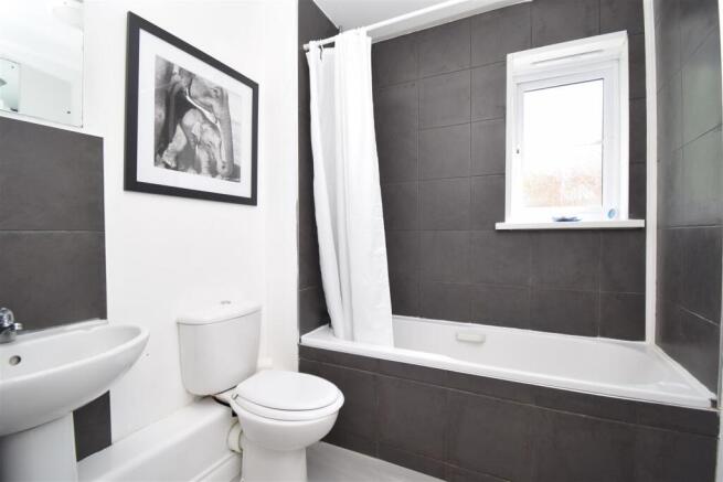 2 bed Flat to rent Image 8