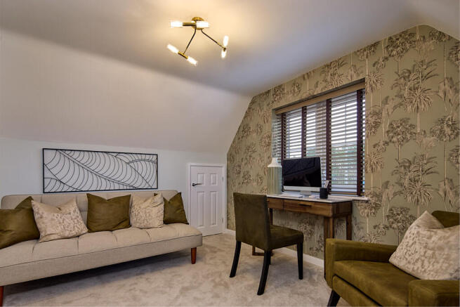 4 bed House for sale Image 10