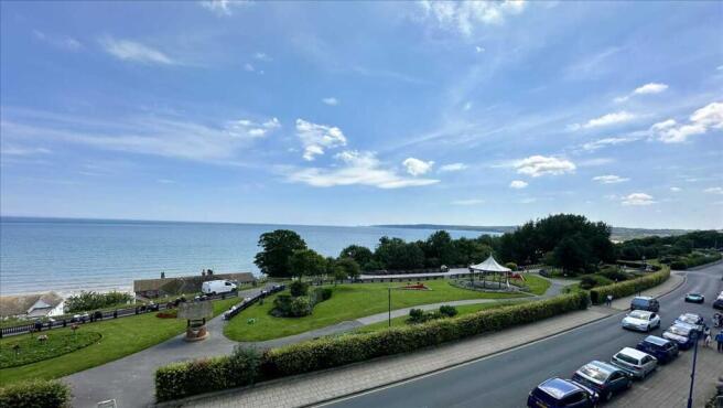 3 bed Flat for sale Image 5