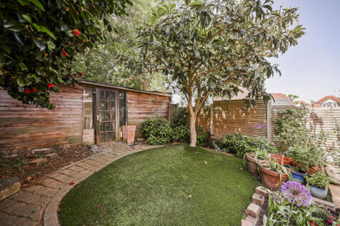 Hornsey Lane Gardens, Highgate, London, N6