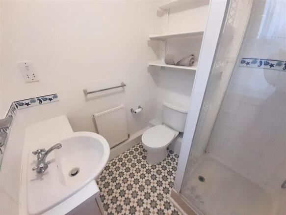 Ensuite shower room (second-floor)