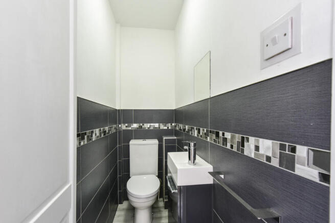 4 bed Detached for sale Image 10