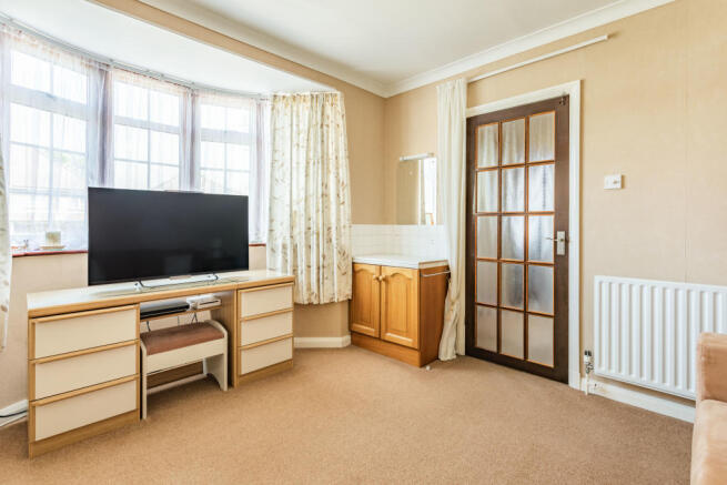BEDROOM/STUDY
