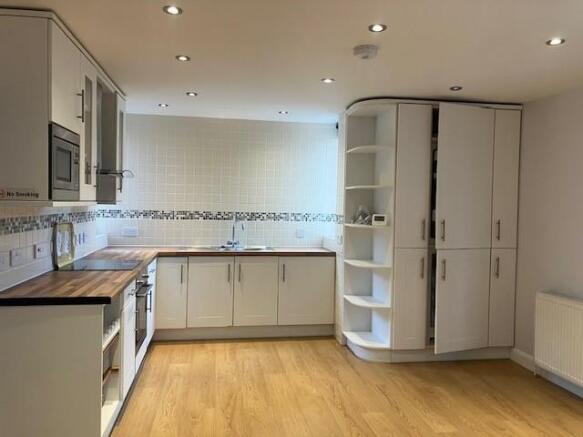 Kitchen 1.jpg