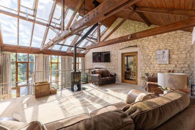 4 bed Detached for sale Image 4