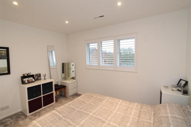 Master Bedroom.JPG