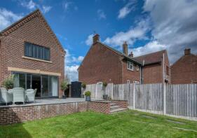 17, Adam Bede Crescent, Matlock DE4 4BE