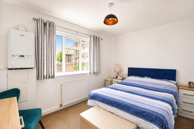 2 bed Flat for sale Image 9