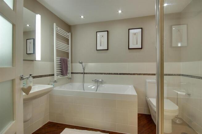 En-Suite Bathroom