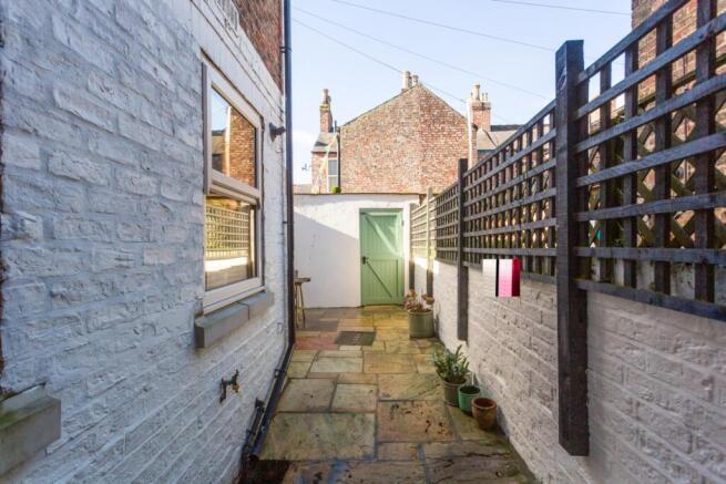 3 bed Terraced for sale Image 12