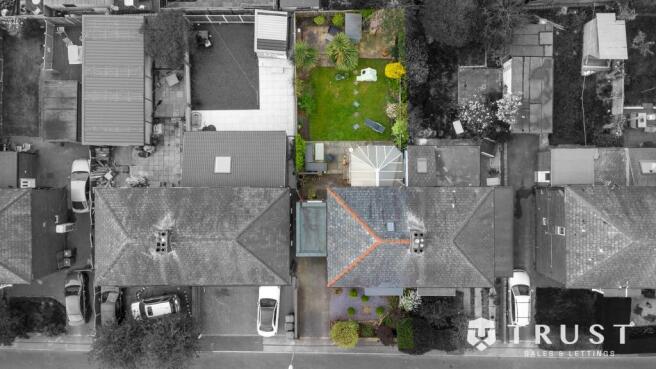 4 bed Semi-Detached for sale Image 2