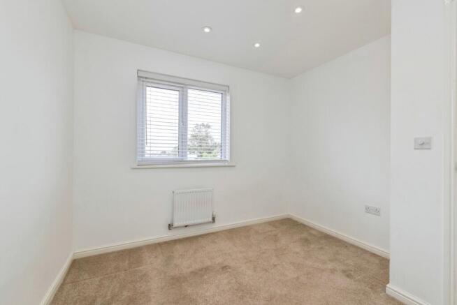 4 bed Detached for sale Image 9