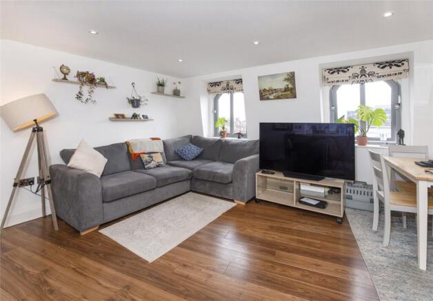 2 bed Apartment for sale Image 5