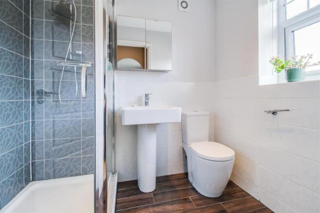 4 bed Detached for sale Image 10