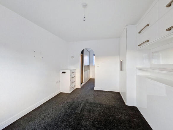 5 bed Detached to rent Image 11