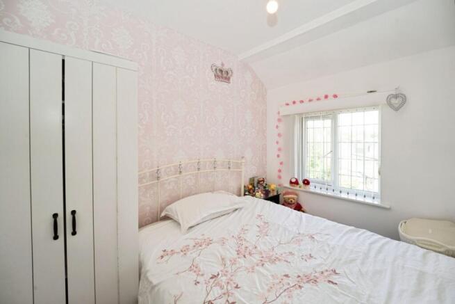 4 bed Detached for sale Image 10