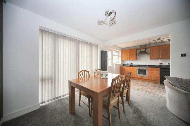 3 bed Semi-Detached to rent Image 6