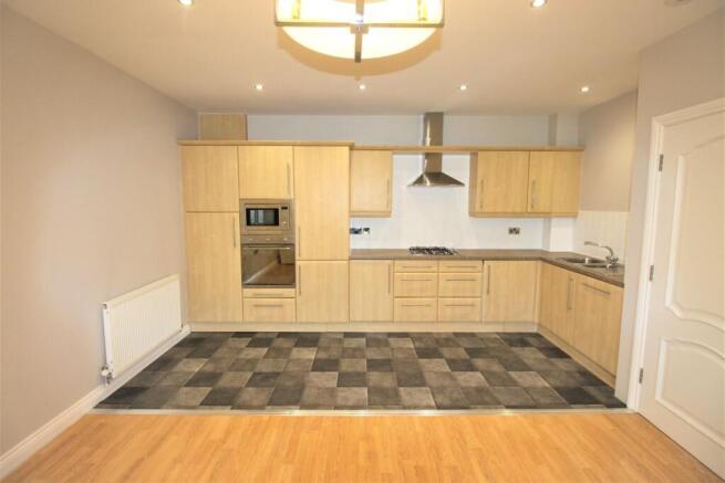 2 bed Flat for sale Image 5