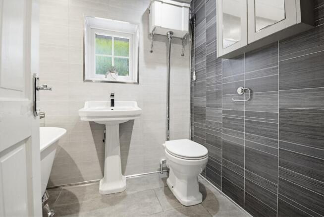Semi-Detached for sale Image 11