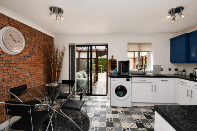 3 bed Semi-Detached for sale Image 7