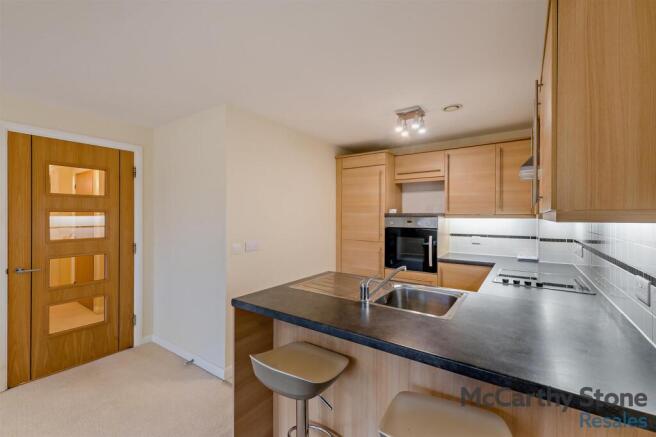 2 bed Apartment for sale Image 12