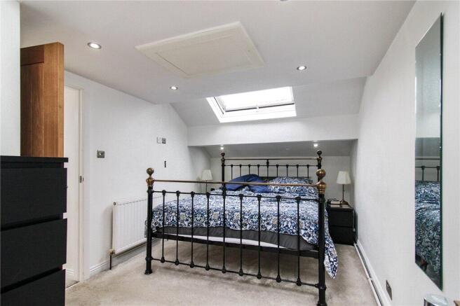 3 bed Town House for sale Image 11