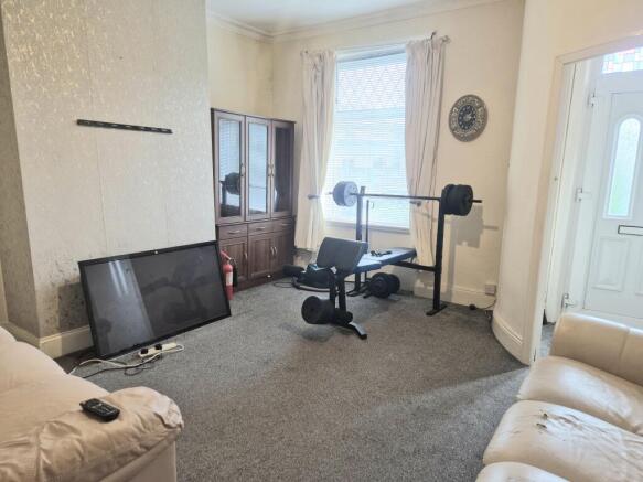 2 bed House to rent Image 6