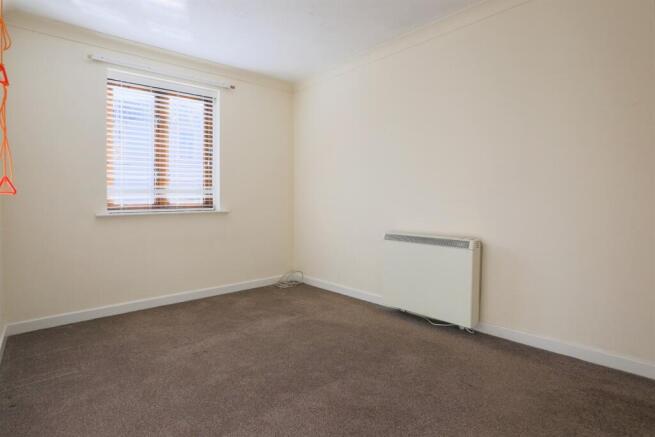 1 bed Retirement Property to rent Image 6