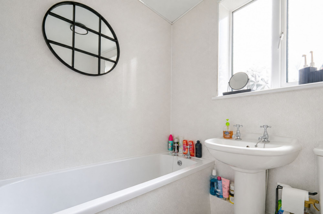 3 bed Terraced for sale Image 8