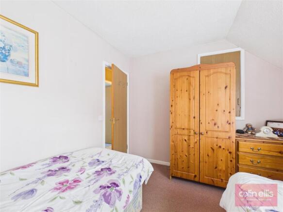 3 bed Terraced for sale Image 11
