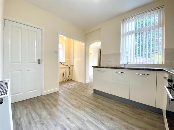 3 bed Semi-Detached for sale Image 8