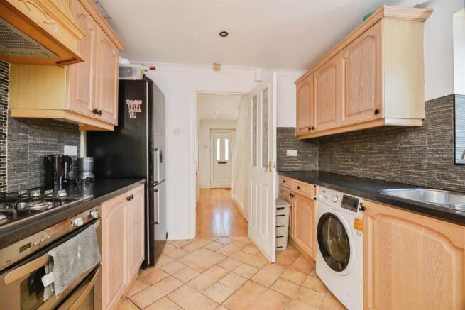 3 bed Semi-Detached for sale Image 8