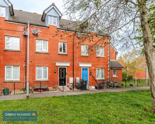 3-bed terraced on Halyard Drive, Bridgwater, TA6, £230,000