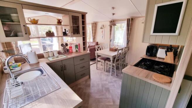 Atlas Debonair 5 luxury holiday home, East of England, England, NR25 7HW, United Kingdom photo 4