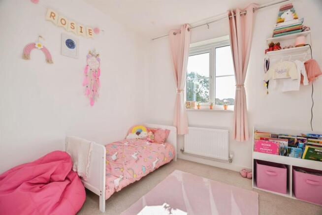 4 bed Detached for sale Image 11