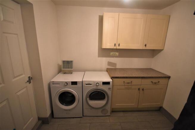 20 Wynnstay Grds Utility Rm.JPG