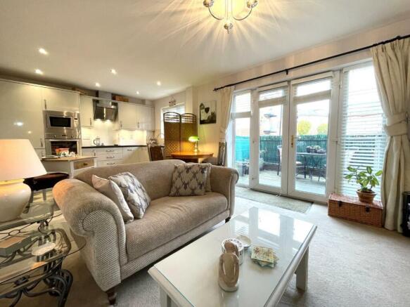 LOUNGE AREA