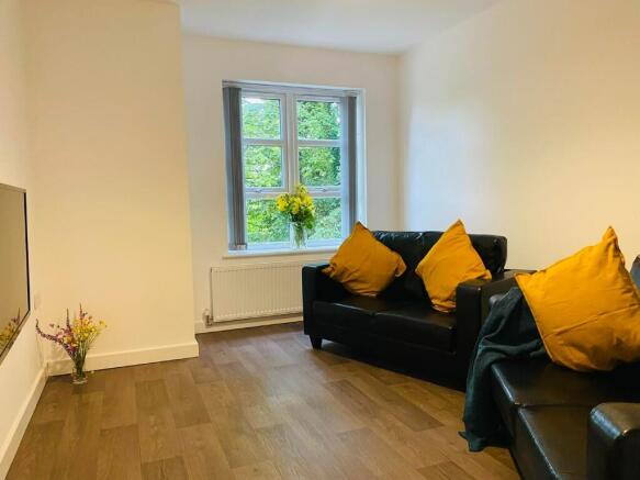 2 bed Apartment to rent Image 8