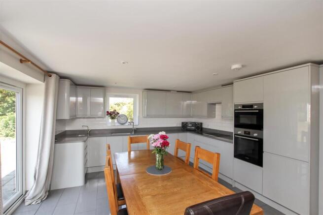 Kitchen & Breakfast Room - b.JPG