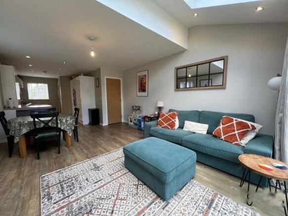 03-Living-Dining-Towards-Kitchen