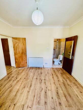 IMG-20250828-WA00...