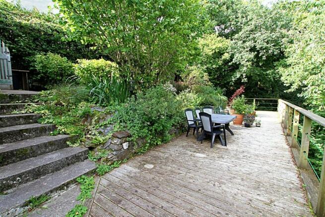 Decking & Rear garden