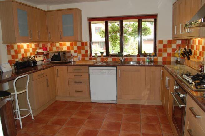 KITCHEN 2