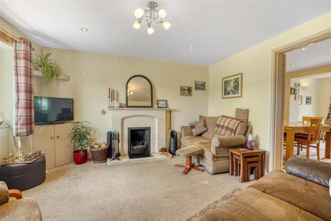 3 bed Semi-Detached for sale Image 5