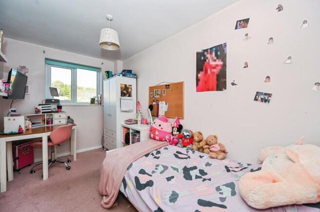 4 bed Detached for sale Image 11