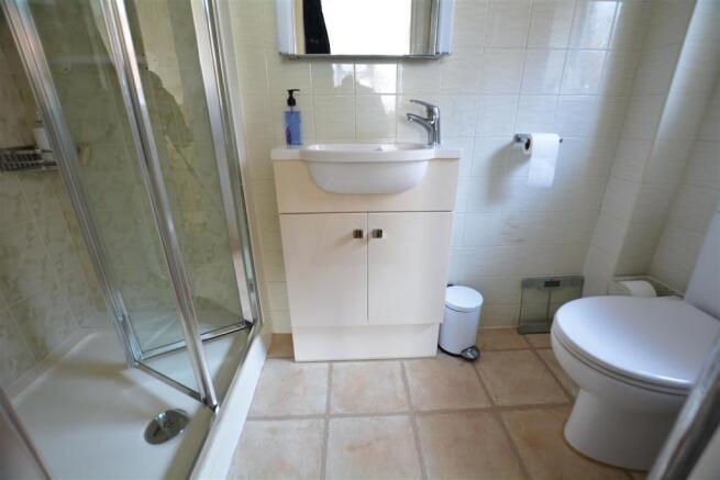 ensuite.JPG