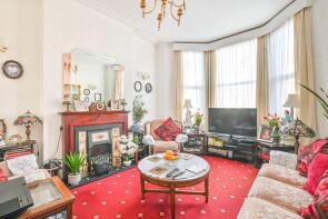 37, Bathurst Gardens, London NW10 5JH