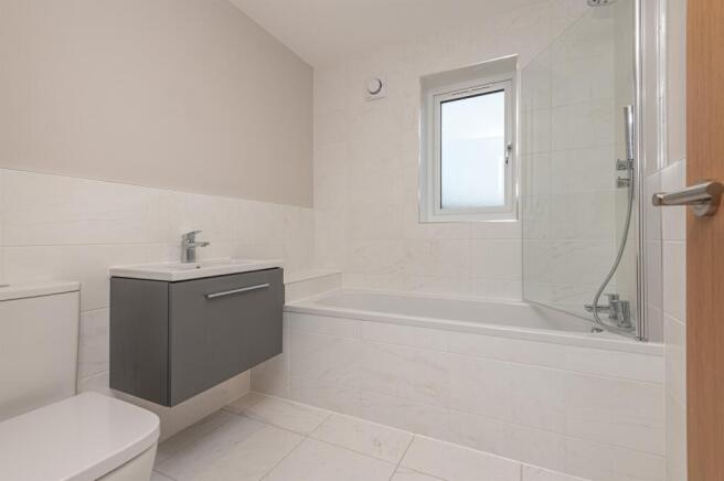 3 bed Town House for sale Image 7